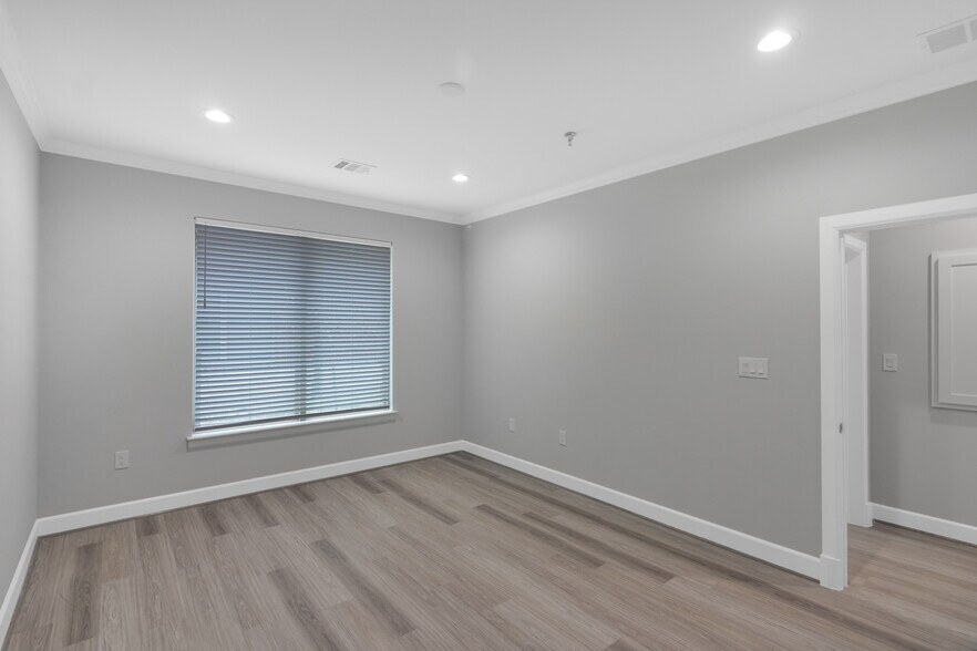 More Photos Of 7912 Preston Rd, Frisco General Retail For Lease