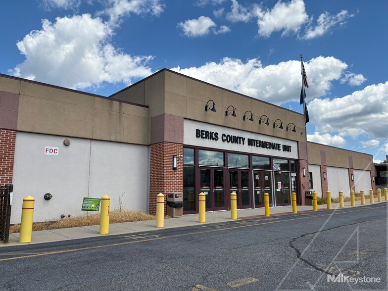 More Photos Of 2101 Centre Ave, Reading Storefront Retail Office For Sale