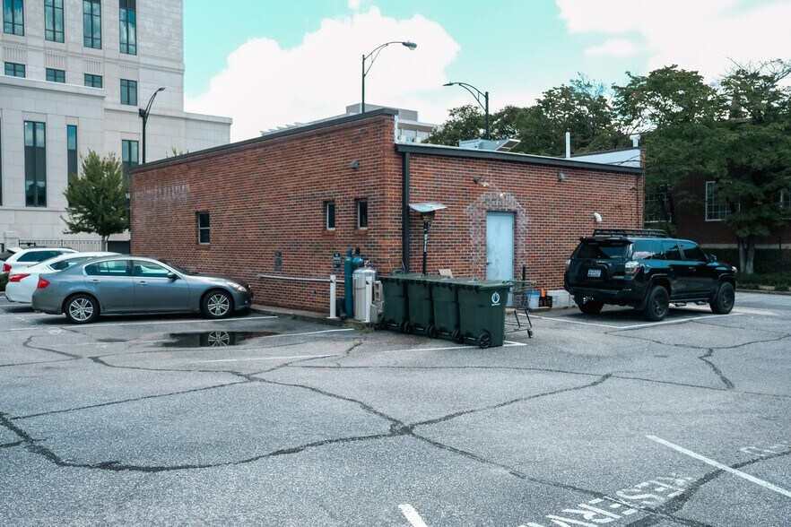 More Photos Of 220 E Coffee St, Greenville Restaurant For Lease