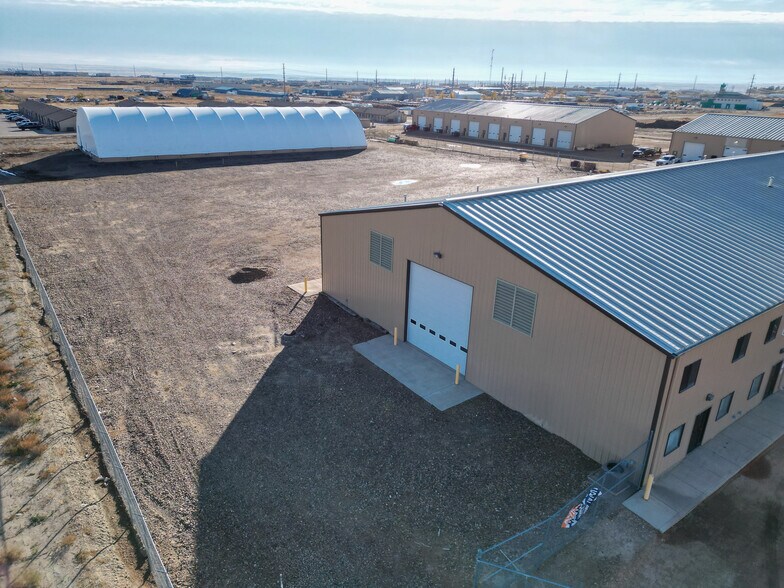 More Photos Of 5066 Owan Industrial Park Dr, Williston Warehouse For Lease