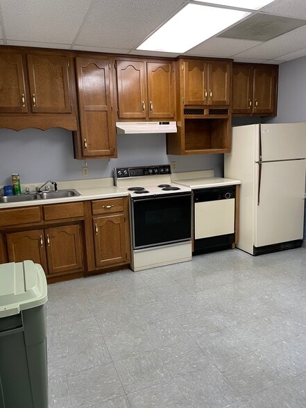 More Photos Of 2500 Center Point Pky, Birmingham Medical For Lease