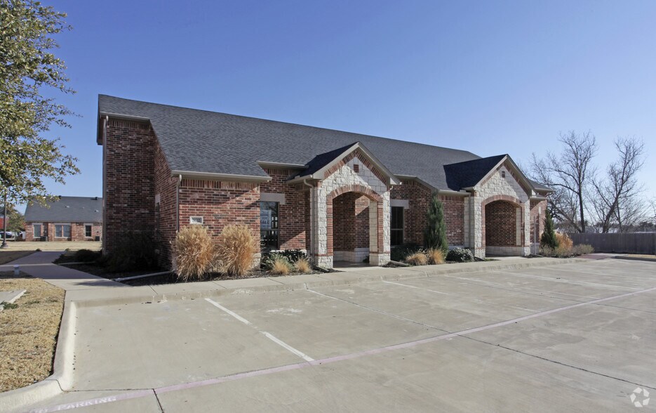 More Photos Of 3604 S Cooper St, Arlington Office For Lease