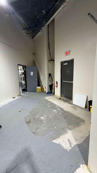 More Photos Of 1800 N Stonebridge Dr, McKinney General Retail For Lease