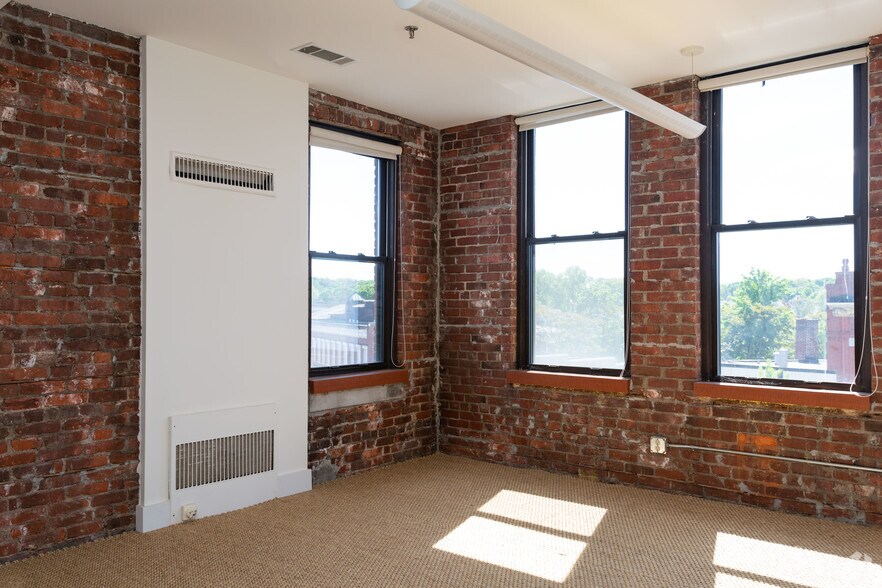 More Photos Of 64 Wall St, Norwalk Office For Lease