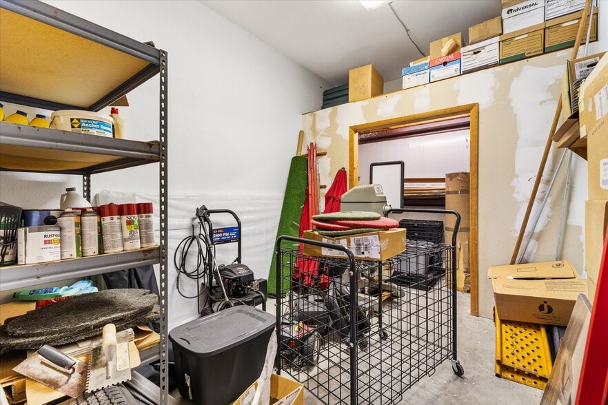 More Photos Of 118 Weber Ave, Leesburg Industrial For Sale