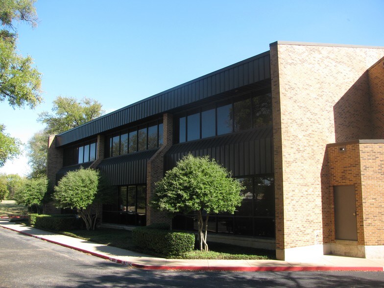 More Photos Of 2275 Westpark Ct, Euless Office For Lease