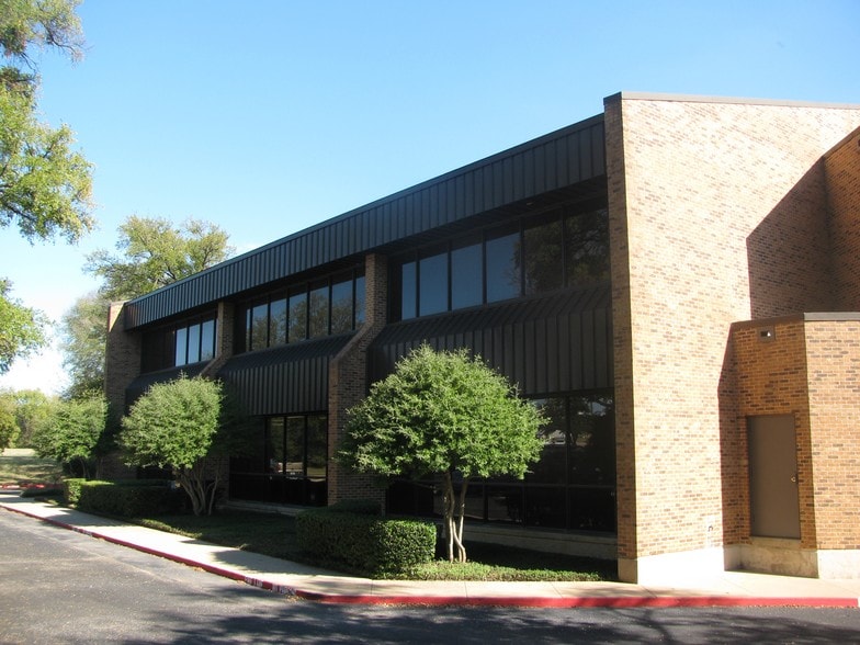 More Photos Of 2275 Westpark Ct, Euless Office For Sale