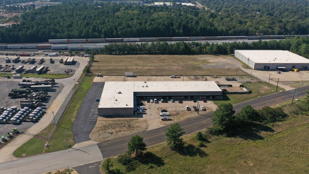 More Photos Of 1612-1630 E Whaley St, Longview Industrial For Sale