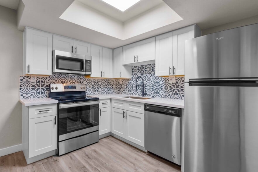 More Photos Of 2930 N 52nd St, Phoenix Apartments For Sale