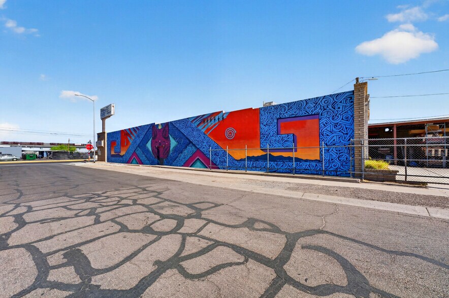 More Photos Of 3902 S Central Ave, Phoenix Service For Sale