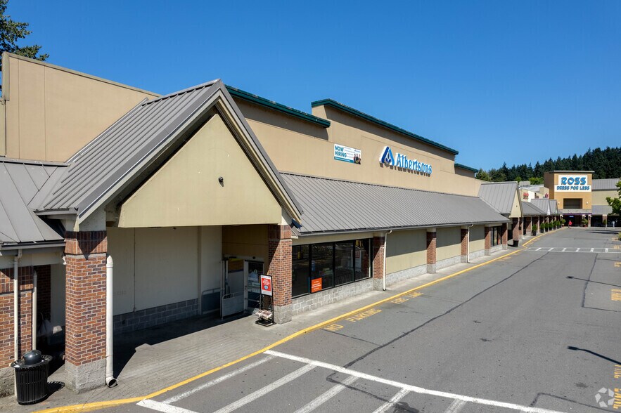 More Photos Of 17171-17535 Bothell Way NE, Lake Forest Park General Retail For Lease