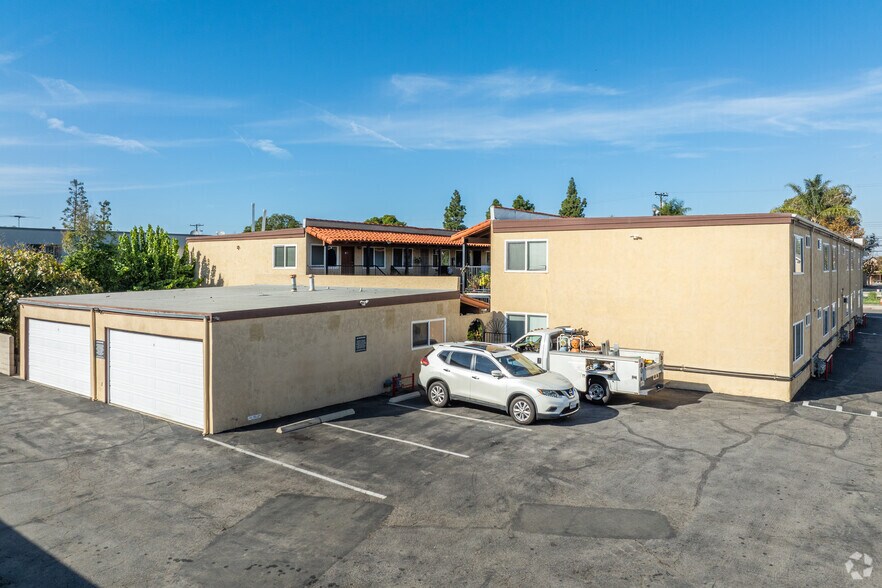 More Photos Of 291-293 Avocado St, Costa Mesa Apartments For Sale