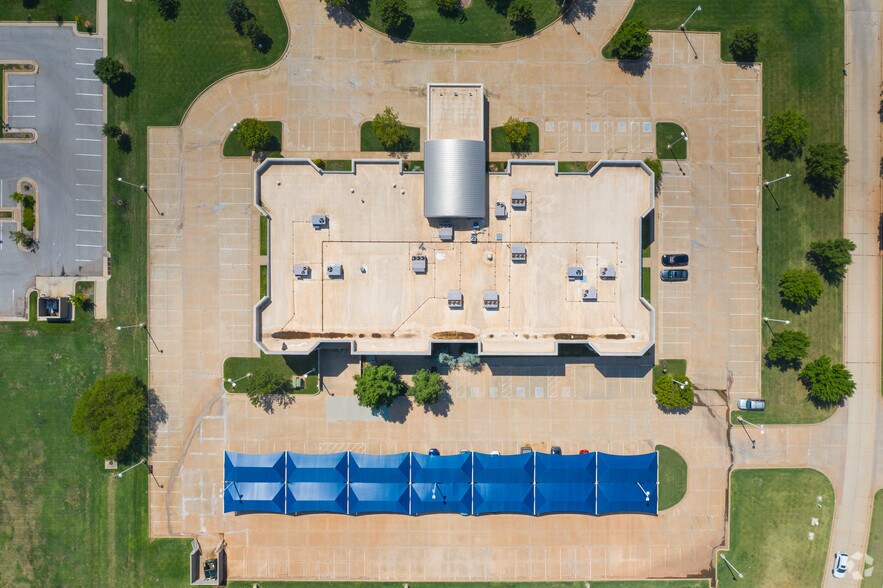 More Photos Of 3121 Quail Springs Pky, Oklahoma City Office For Lease