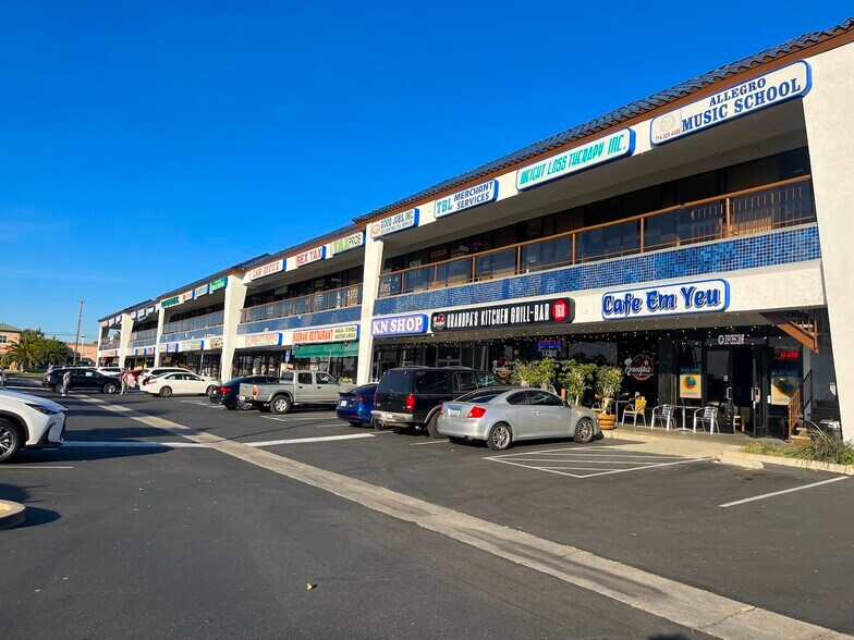 More Photos Of 14122-14220 Brookhurst St, Garden Grove General Retail For Lease