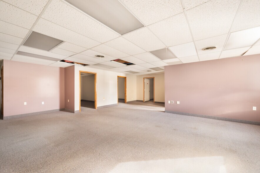 More Photos Of 203 S 3rd Ave, Big Rapids Medical For Sale