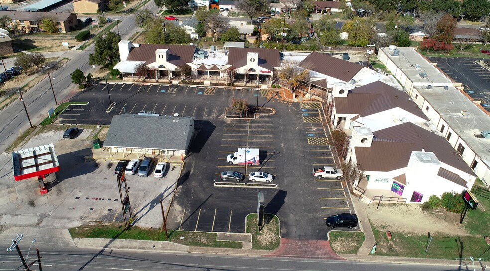 More Photos Of 3857 E Southcross Blvd, San Antonio Unknown For Lease