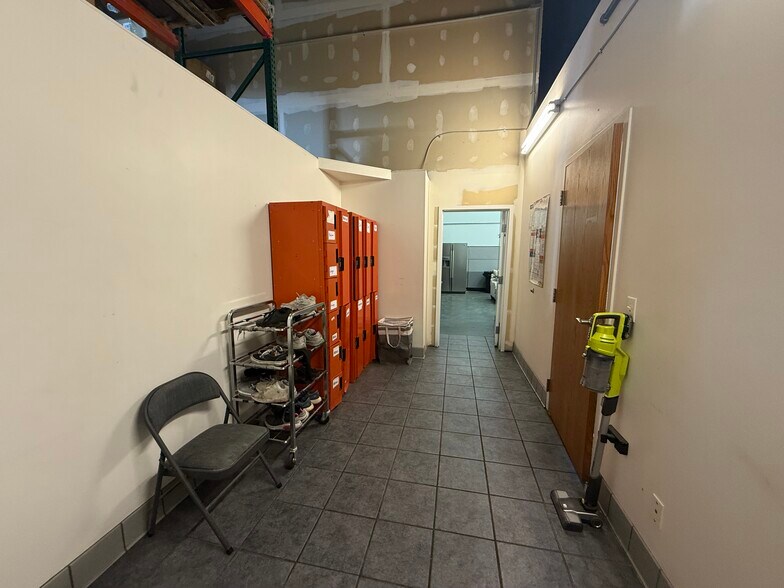 More Photos Of 930 N 1430 W, Orem Manufacturing For Lease