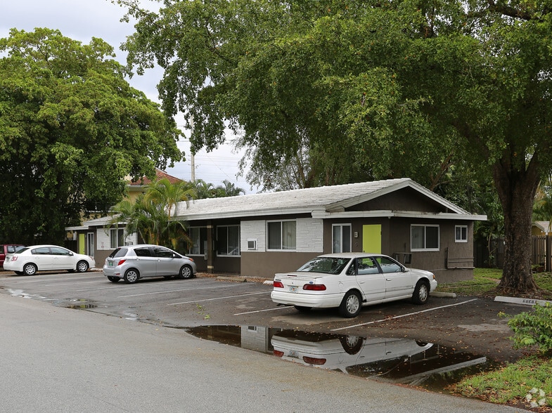 More Photos Of 1100 NE 18th Ct, Fort Lauderdale Apartments For Sale