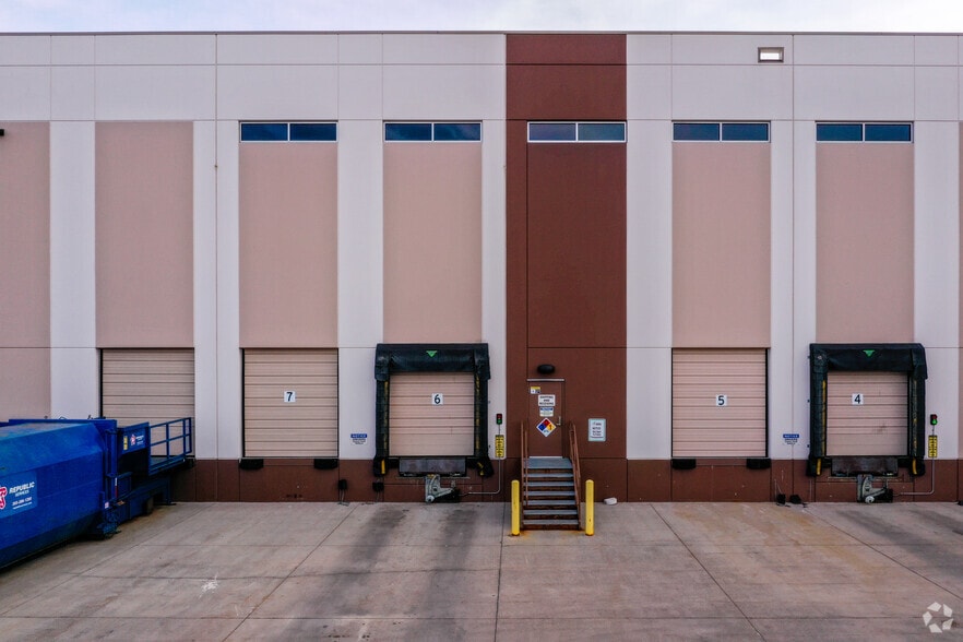More Photos Of 9650-9690 E 40th Ave, Denver Distribution For Lease
