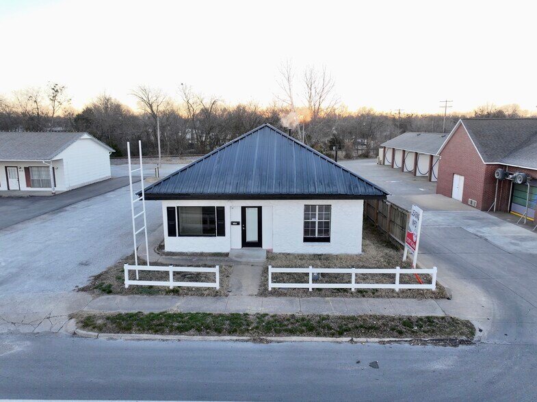 More Photos Of 510 N Lynn Riggs Blvd, Claremore Office Residential For Sale