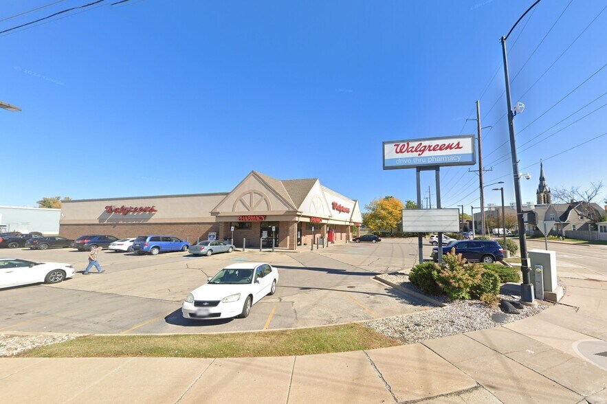 More Photos Of 305 Racine St, Menasha Freestanding For Sale