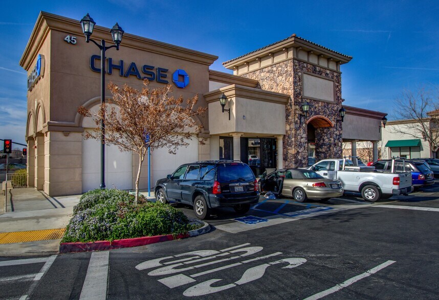 More Photos Of 765 S Hwy, Lincoln Unknown For Lease