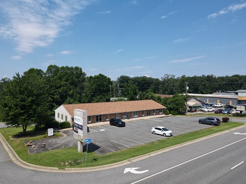 Primary Photo Of 10244-10258 Kings Hwy, King George Medical For Sale