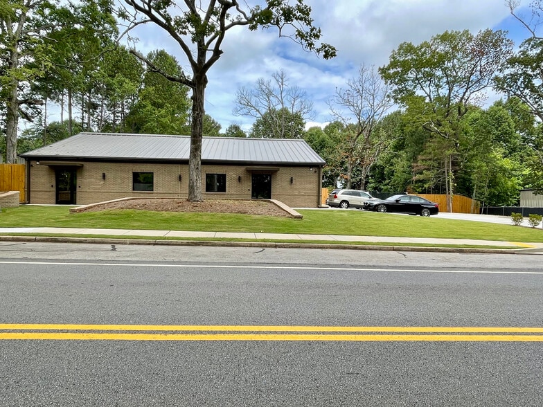 Primary Photo Of 740 N Price Rd, Buford Office For Lease