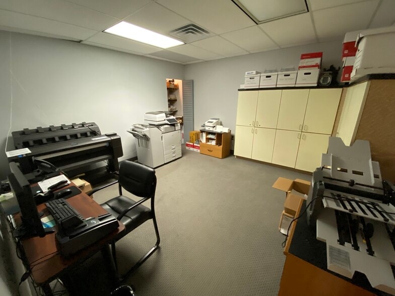 More Photos Of 3290 Airline Blvd, Portsmouth Research And Development For Sale