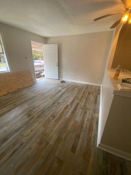 More Photos Of 507-513 E Washington Ave, Osceola Multifamily For Sale