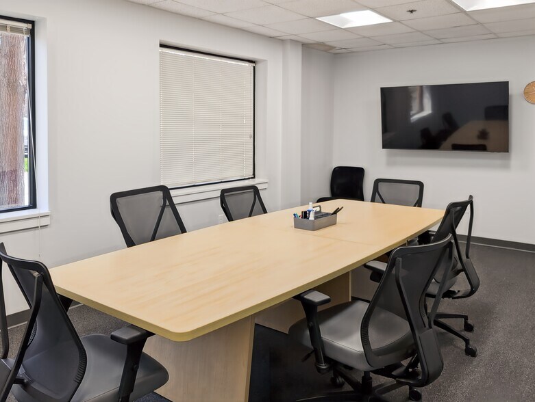 More Photos Of 35 Parkwood Dr, Hopkinton Coworking Space