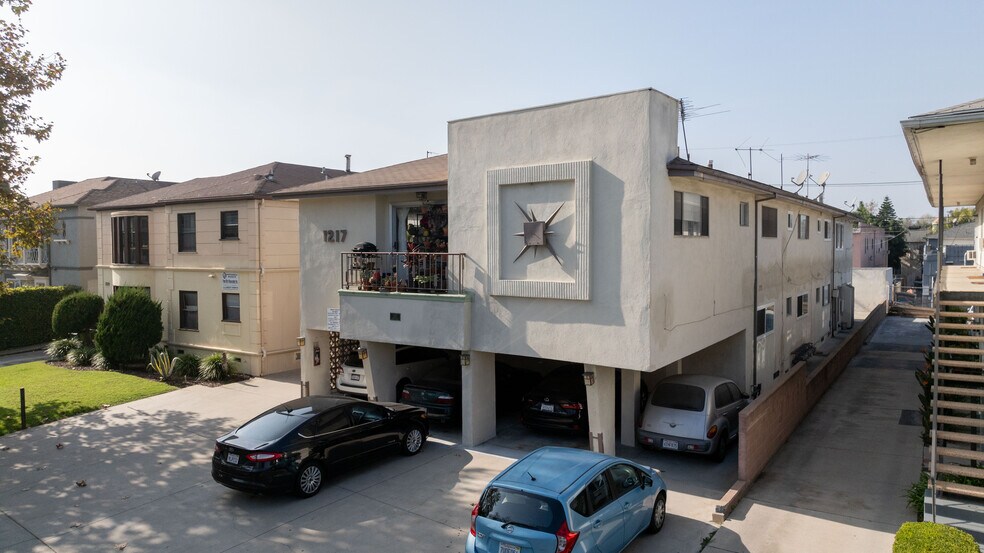 More Photos Of 1217 S Orange Grove Ave, Los Angeles Apartments For Sale
