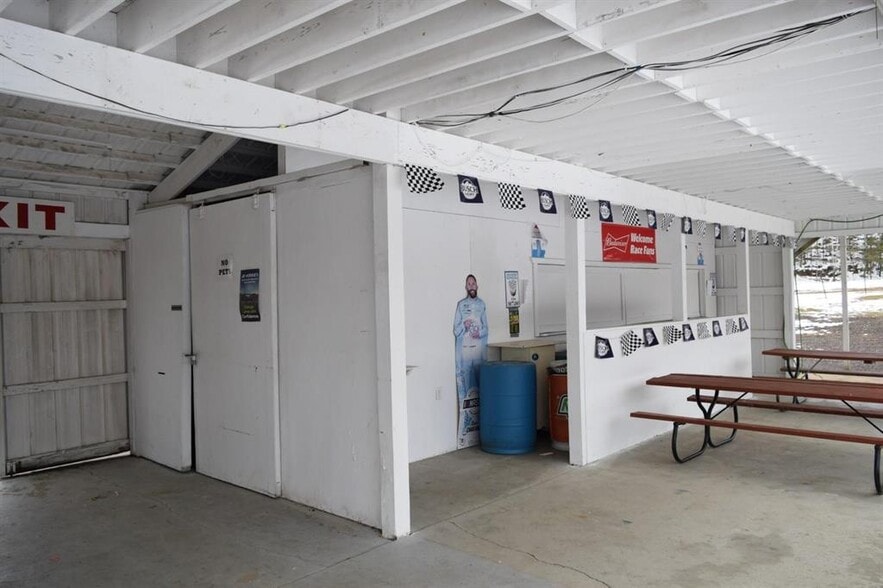 More Photos Of 11215 Flagstaff Rd, Tomah Racetrack For Sale