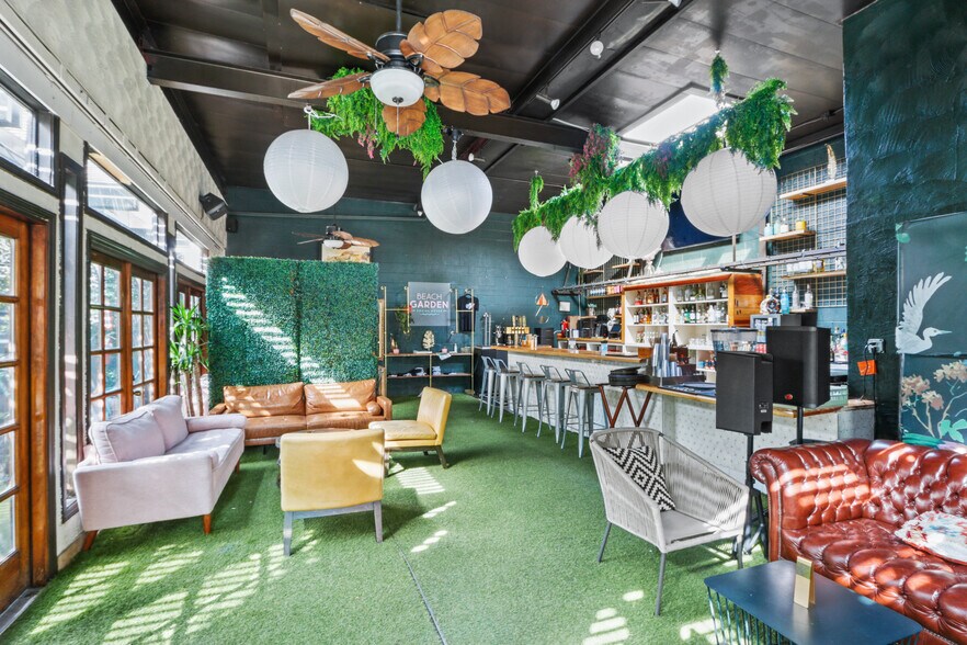 More Photos Of 1923 E Broadway, Long Beach Restaurant For Lease