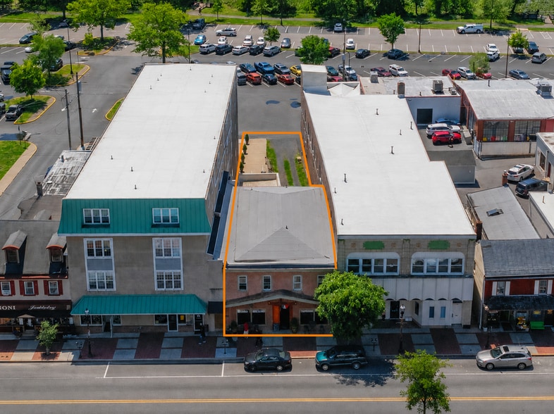 More Photos Of 212 Mill St, Bristol Storefront For Lease