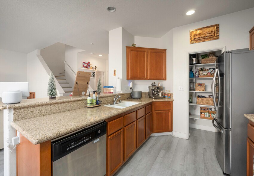 More Photos Of 10997 Cedarhurst Way, Riverside Multifamily For Sale