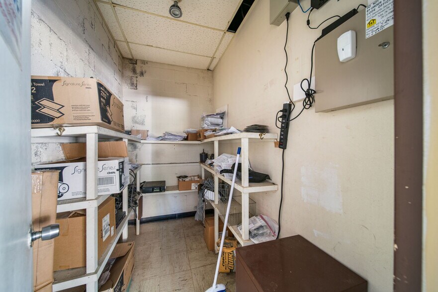 More Photos Of 2323 Holly Rd, Claremore Convenience Store For Sale