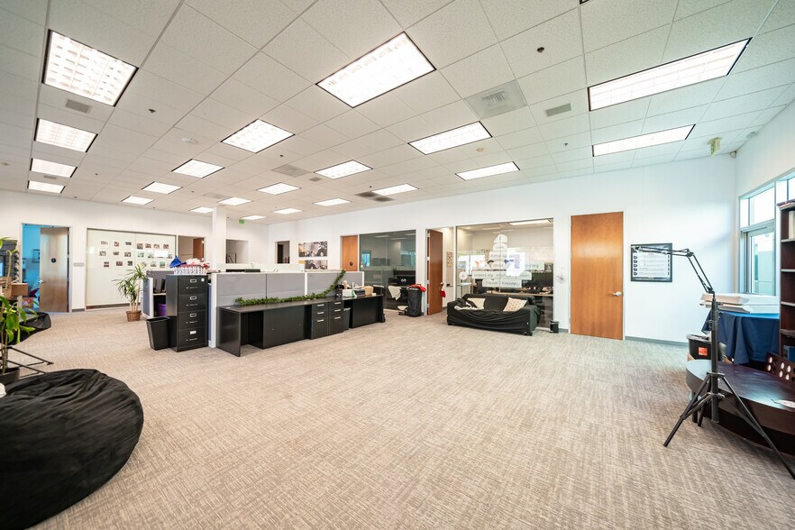 More Photos Of 94 Discovery, Irvine Medical For Sale