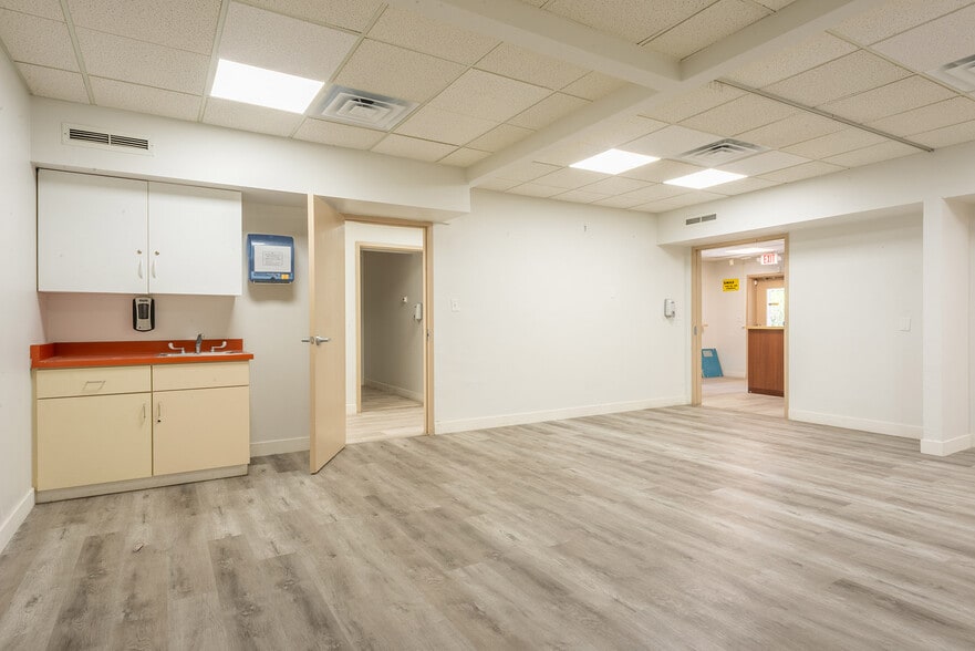 More Photos Of 6330 W Flamingo Rd, Las Vegas Medical For Lease