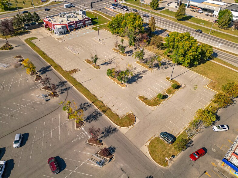 More Photos Of 2675 32nd Ave S, Grand Forks Restaurant For Sale