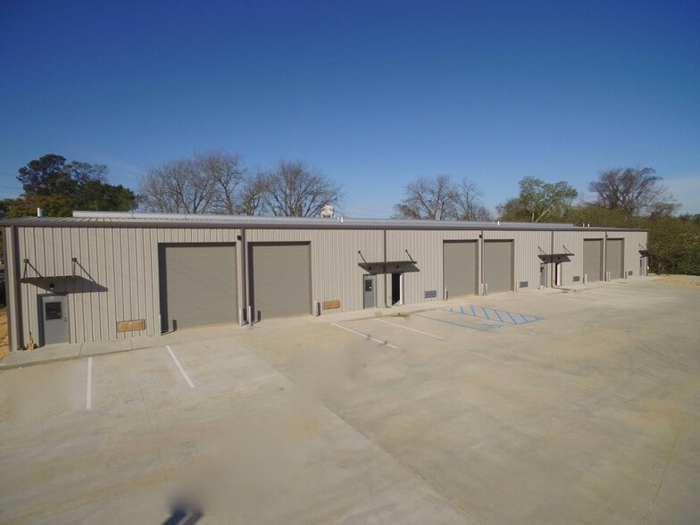 More Photos Of 3124 Balis, Baton Rouge Warehouse For Lease