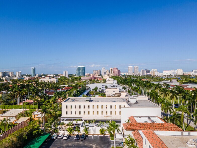 More Photos Of 250 Royal Palm Way, Palm Beach Office For Lease