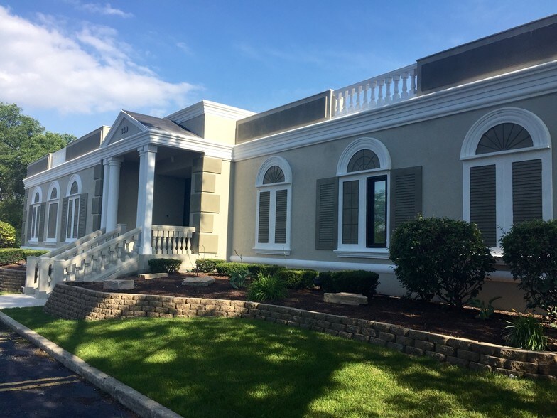 More Photos Of 640 E St. Charles Rd, Carol Stream Medical For Lease