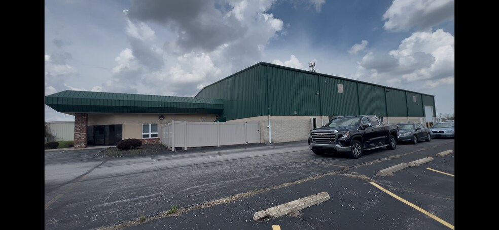 More Photos Of 7156 Sulier Dr, Temperance Manufacturing For Lease