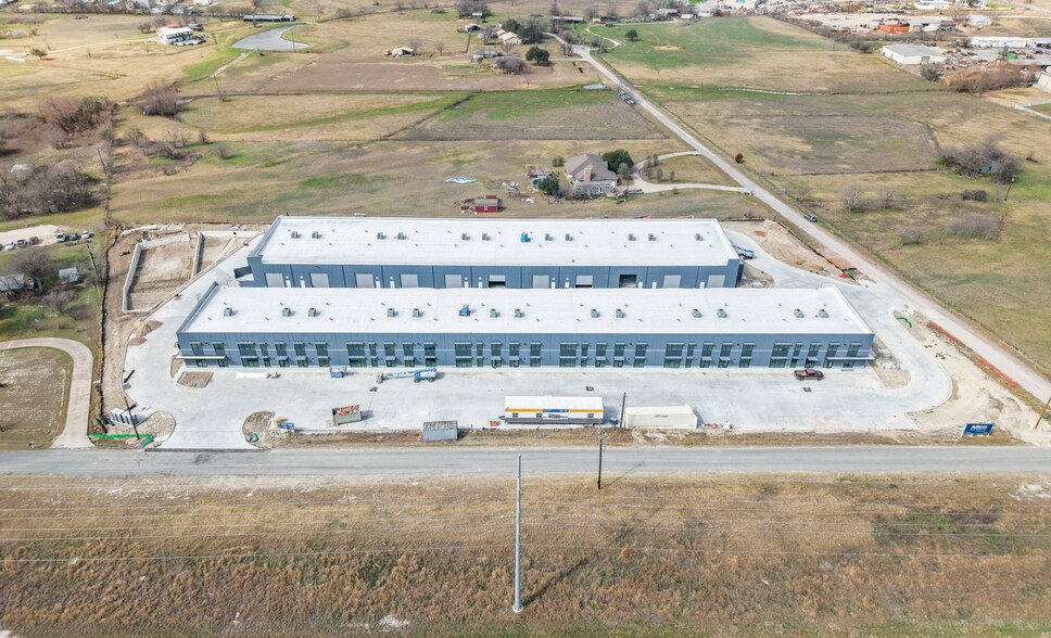 More Photos Of 1433 Chris Ln, Pflugerville Light Distribution For Lease