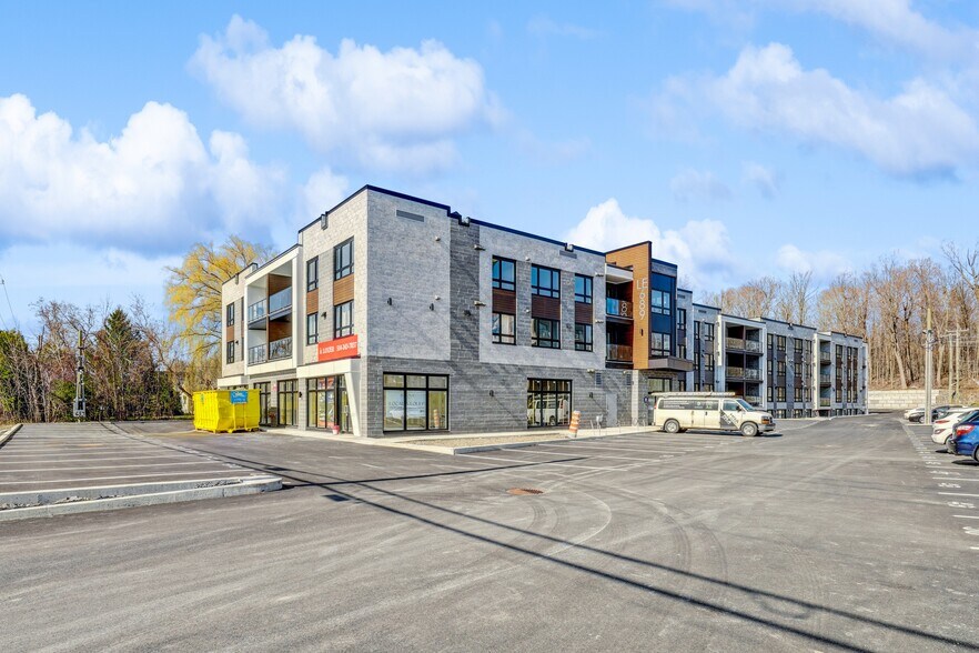 More Photos Of 689 Boul Saint-Jean-Baptiste, Mercier Storefront Retail Office For Lease