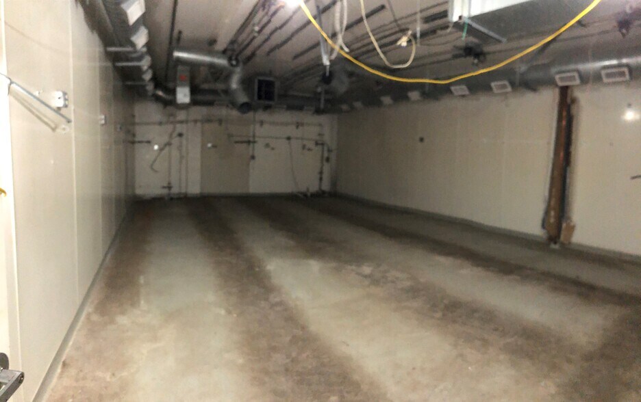 More Photos Of 556 W Grand Ave, Oakland Land For Sale