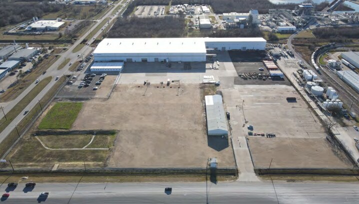 More Photos Of 10101 Bay Area Blvd, Pasadena Manufacturing For Lease