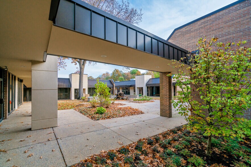 More Photos Of , Memphis Office For Sale