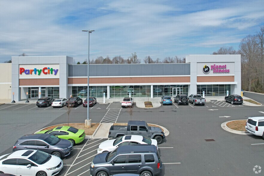 More Photos Of 521-669 Huffman Mill Rd, Burlington Unknown For Lease